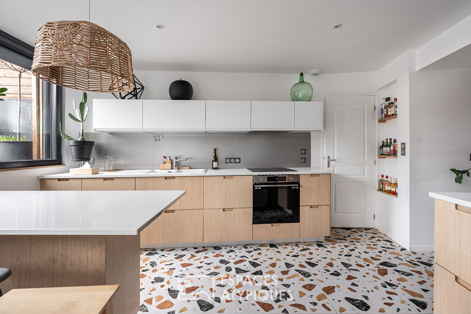 Maison familiale type longère avec suite parentale et jardin