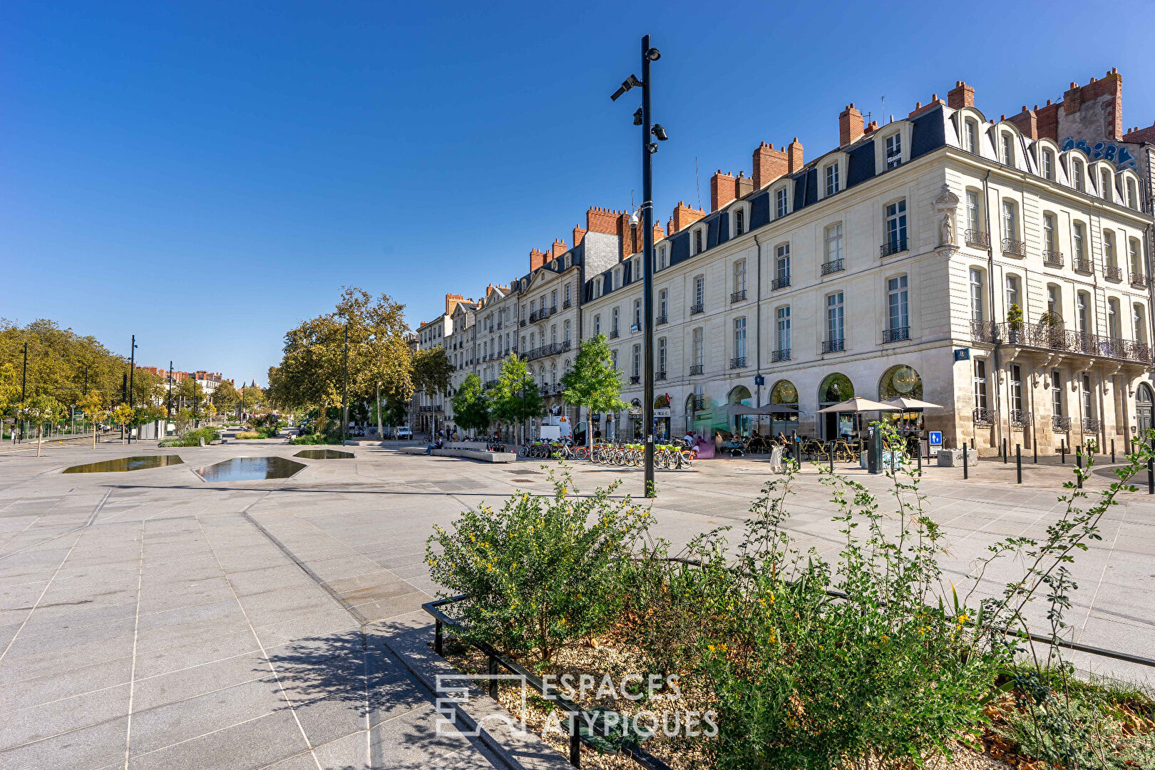 Appartement élégant et raffiné avec balcon au 1er étage – Nantes