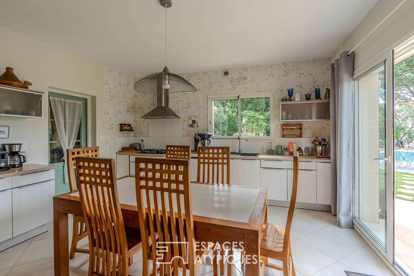 Élégante villa familiale avec maison d’invités et piscine Sainte Marie
