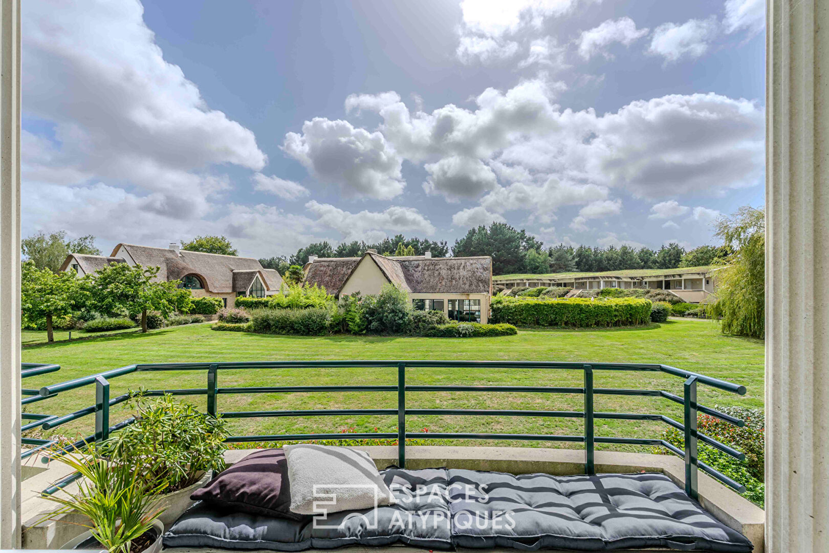 Le cocon : duplex rénové au coeur du golf de la Baule.