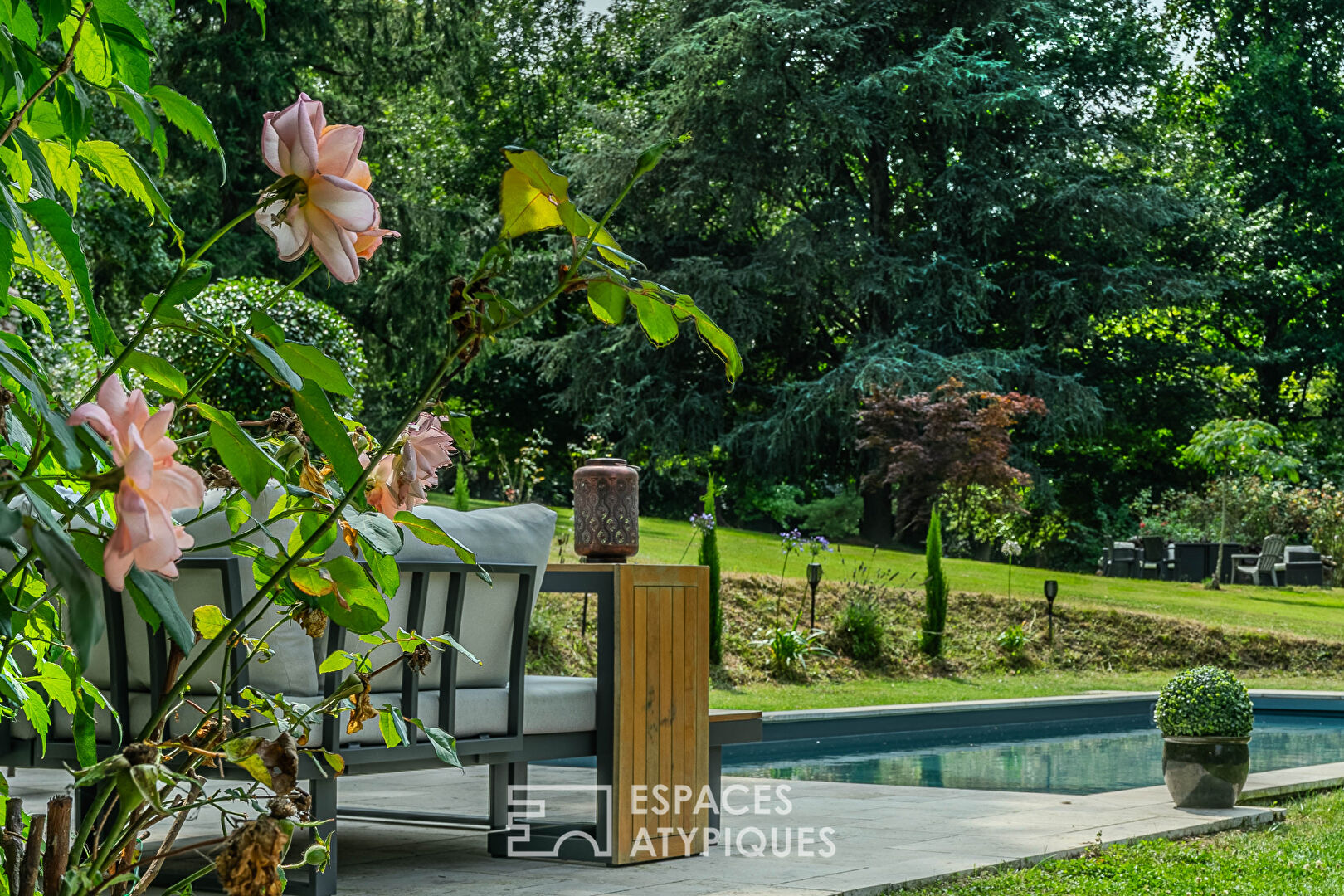 Ancien relais de chasse rénové sur son parc remarquable