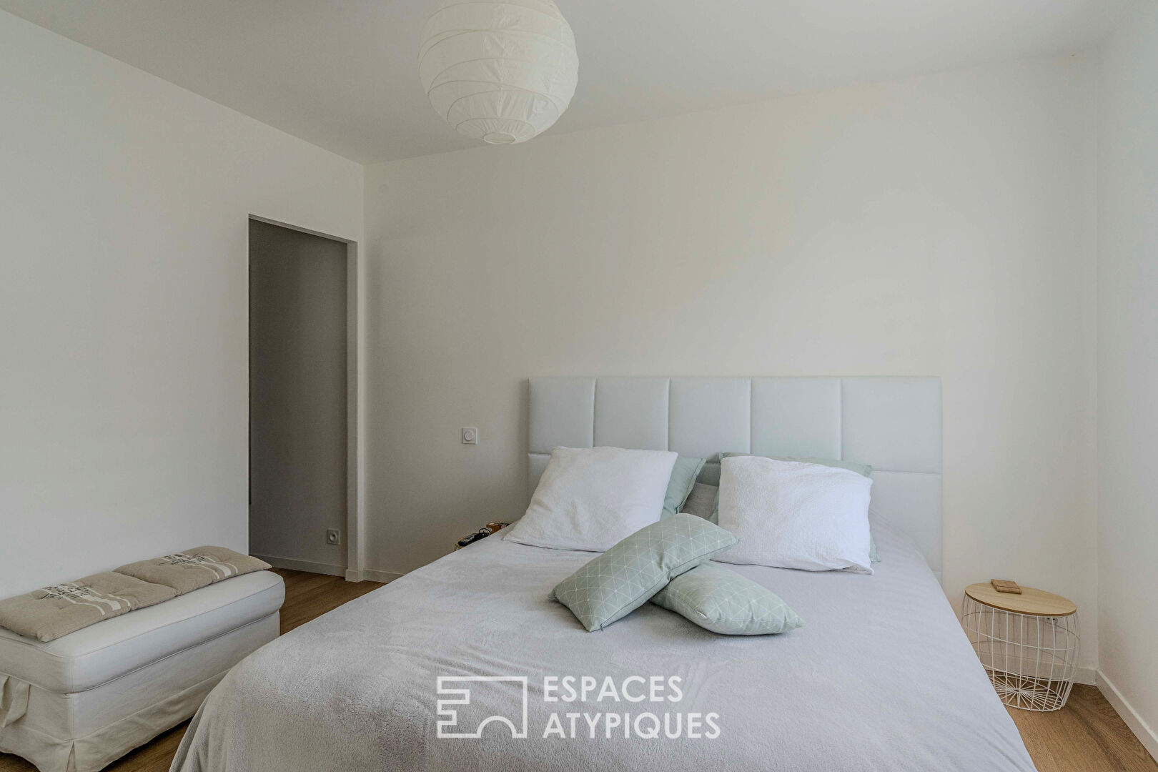 Maison d&rsquo;architecte avec volumes généreux et piscine