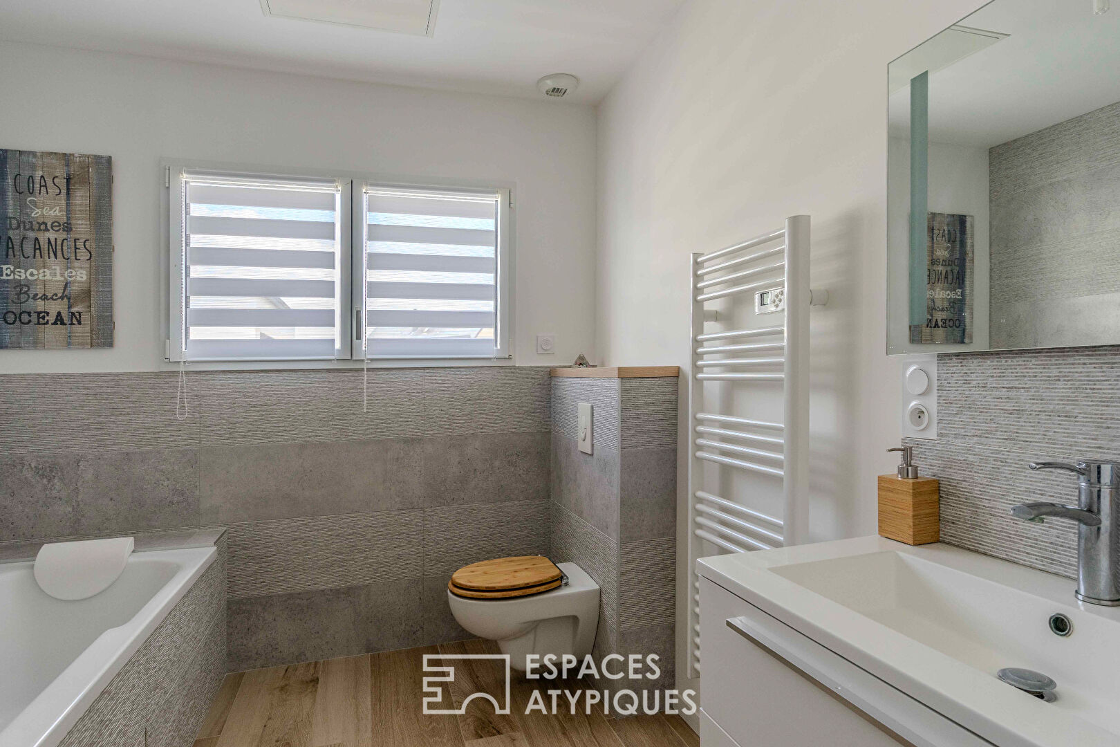 Maison d&rsquo;architecte avec volumes généreux et piscine