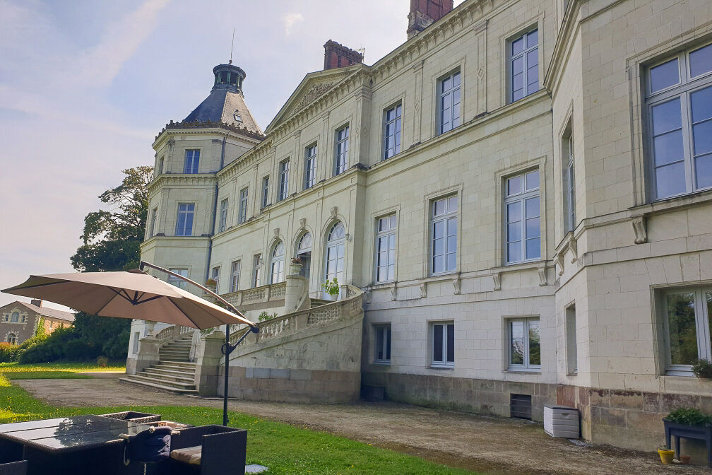 Un appartement dans son écrin de verdure aux portes de NANTES,  6 pièce(s) 103 m2 (Carrez)