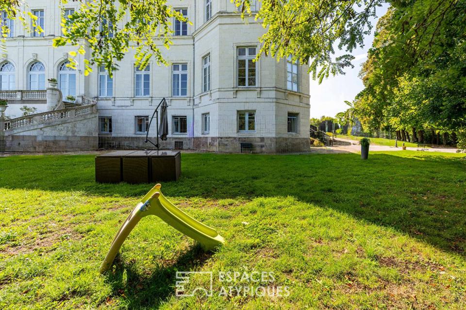 Un appartement dans son écrin de verdure aux portes de  NANTES,  6 pièce(s) 124 m2 ( Carrez)