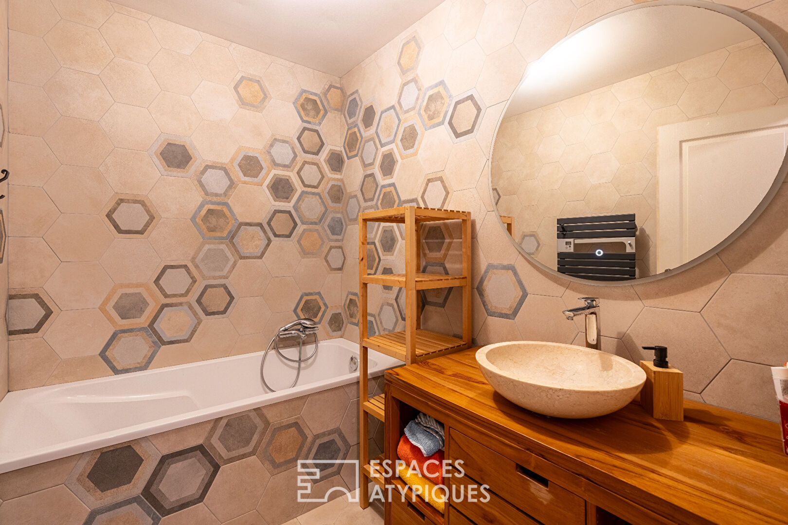 Un appartement dans son écrin de verdure aux portes de NANTES,  6 pièce(s) 103 m2 (Carrez)
