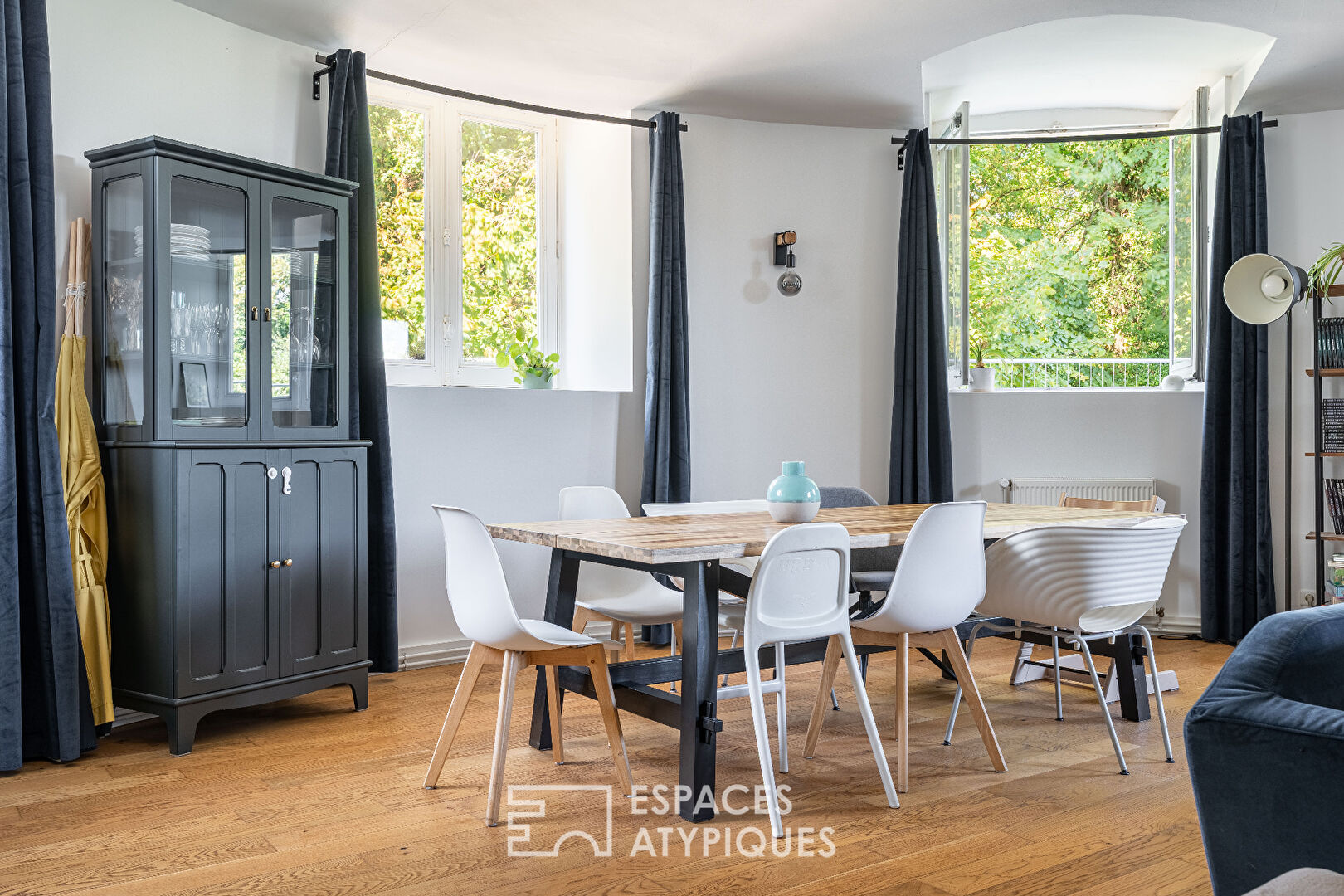 Un appartement dans son écrin de verdure aux portes de NANTES,  6 pièce(s) 103 m2 (Carrez)