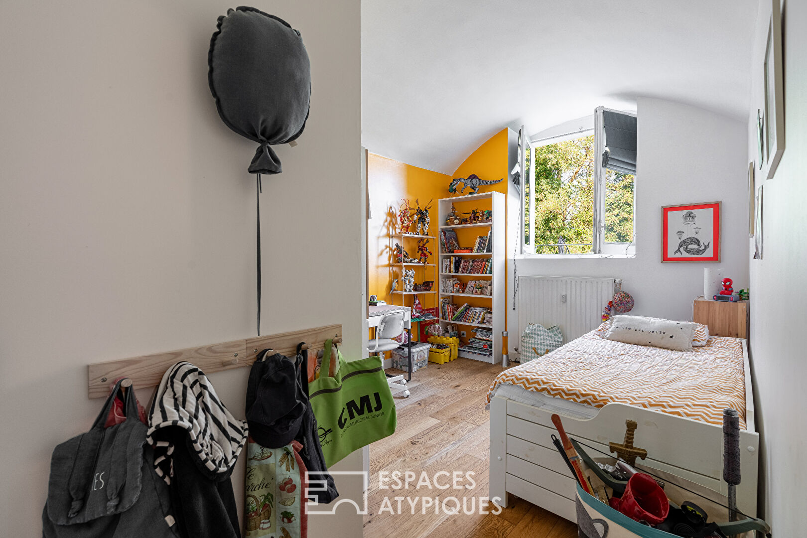 Un appartement dans son écrin de verdure aux portes de NANTES,  6 pièce(s) 103 m2 (Carrez)
