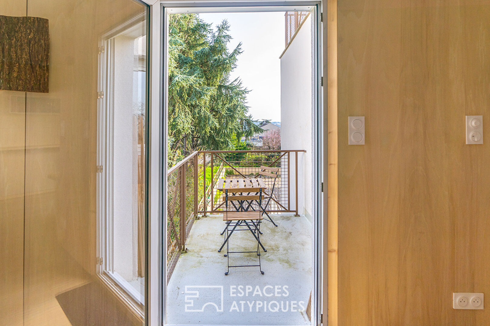 A louer – Bel appartement rénové par un architecte