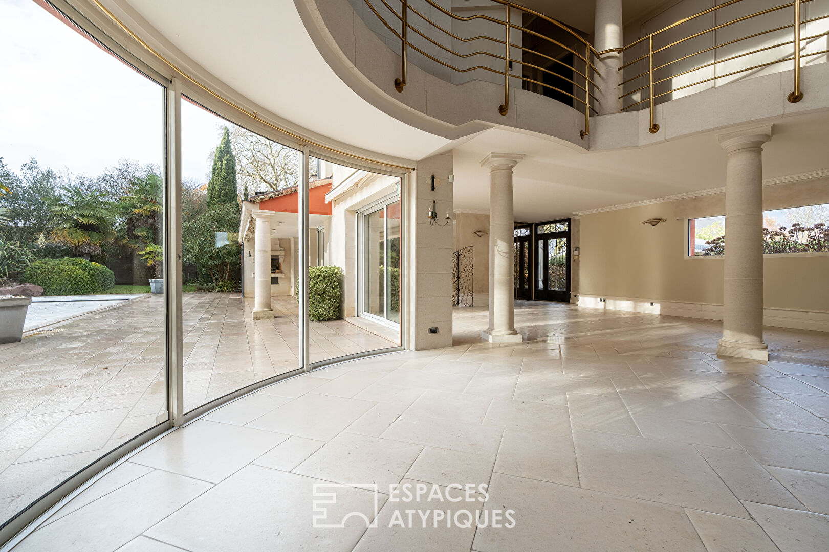 Villa d’architecte avec vie de plain pied proche du bourg