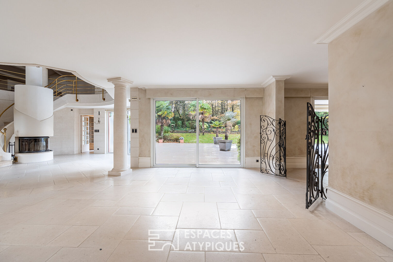 Villa d’architecte avec vie de plain pied proche du bourg