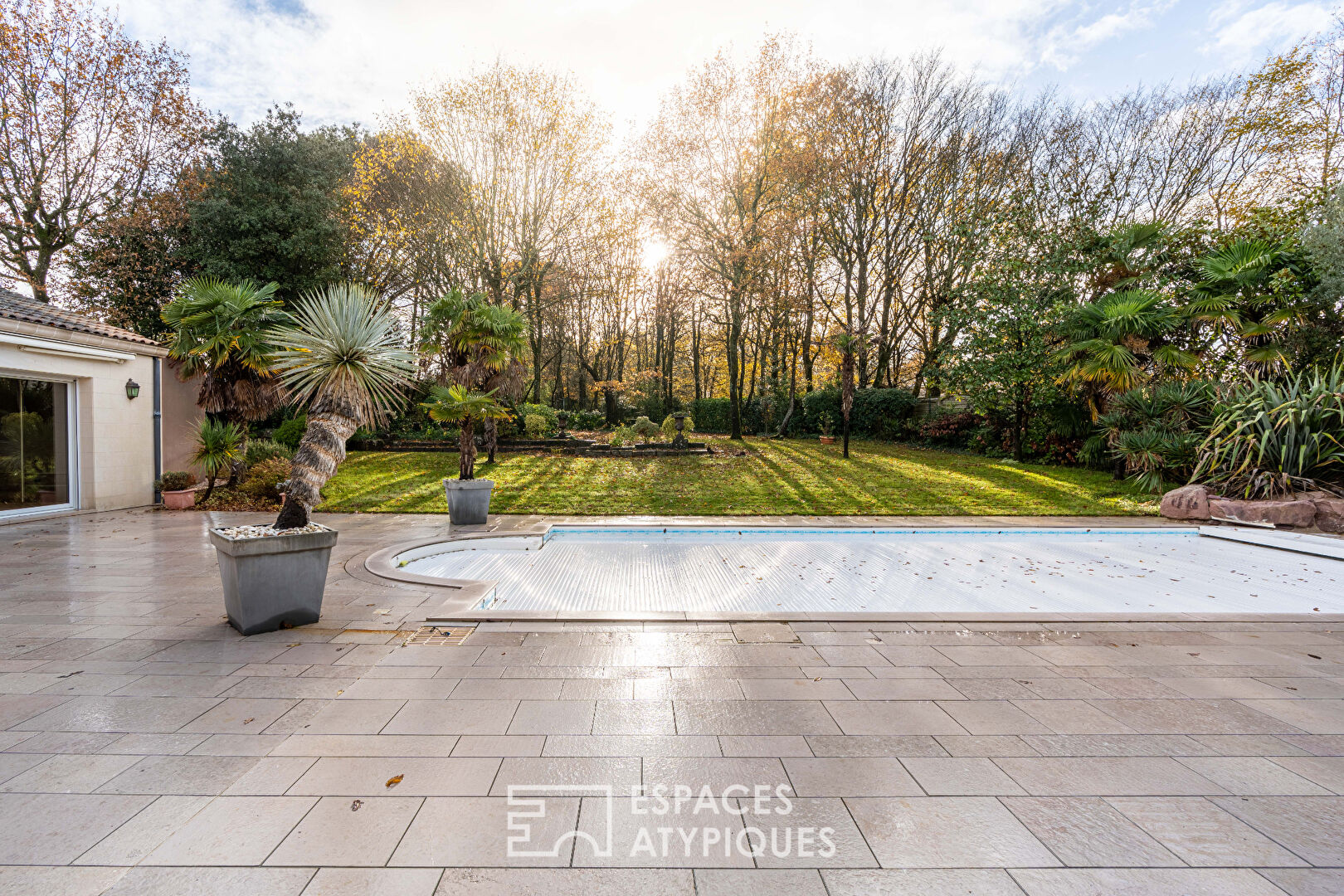 Villa d’architecte avec vie de plain pied proche du bourg