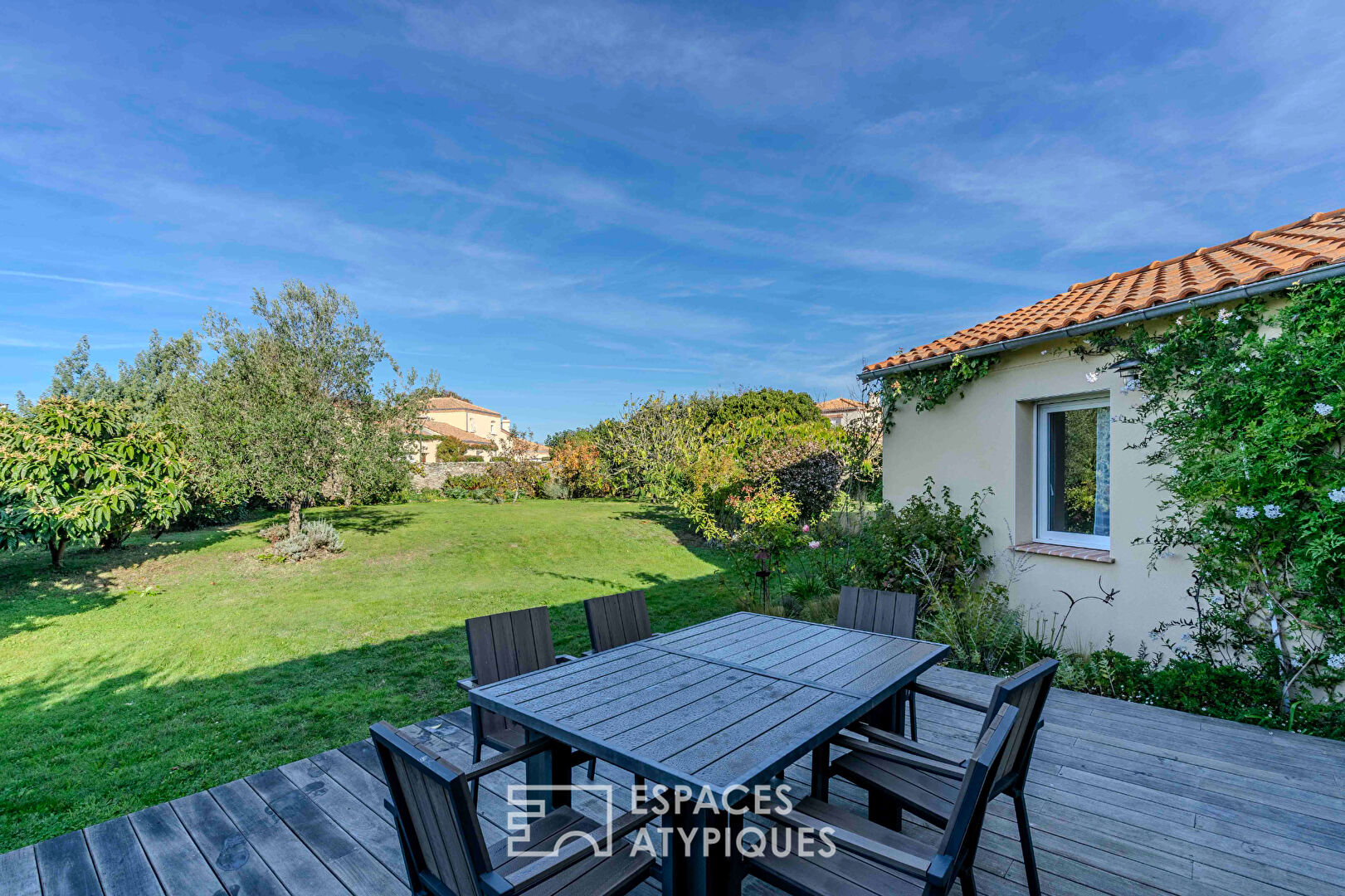 Élégante villa moderne de plain-pied à quelques pas des plages