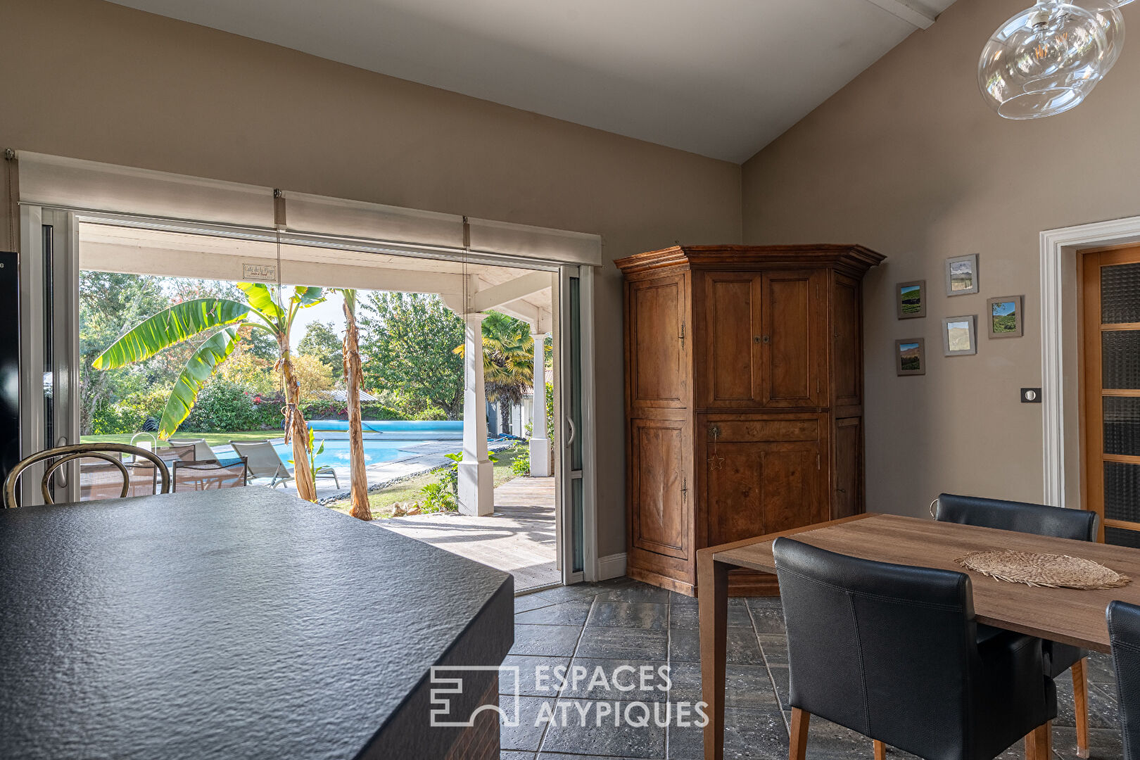 Maison esprit « Louisiane », guest house et jardin tropical avec piscine