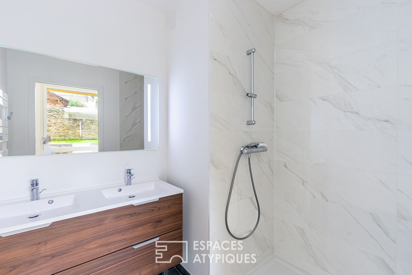 Rare ! A louer, maison de standing de 5 chambres, quartier Guist’Hau