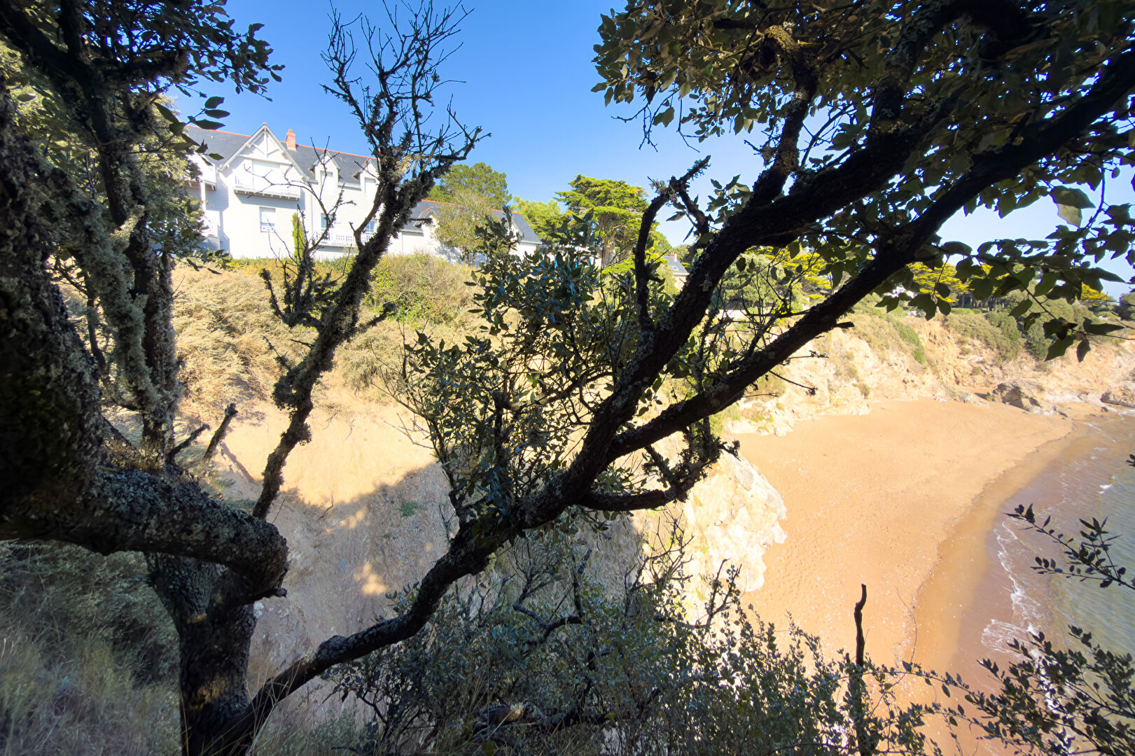 Duplex d’exception avec vue mer et Jardin privatif à Saint-Marc-sur-Mer