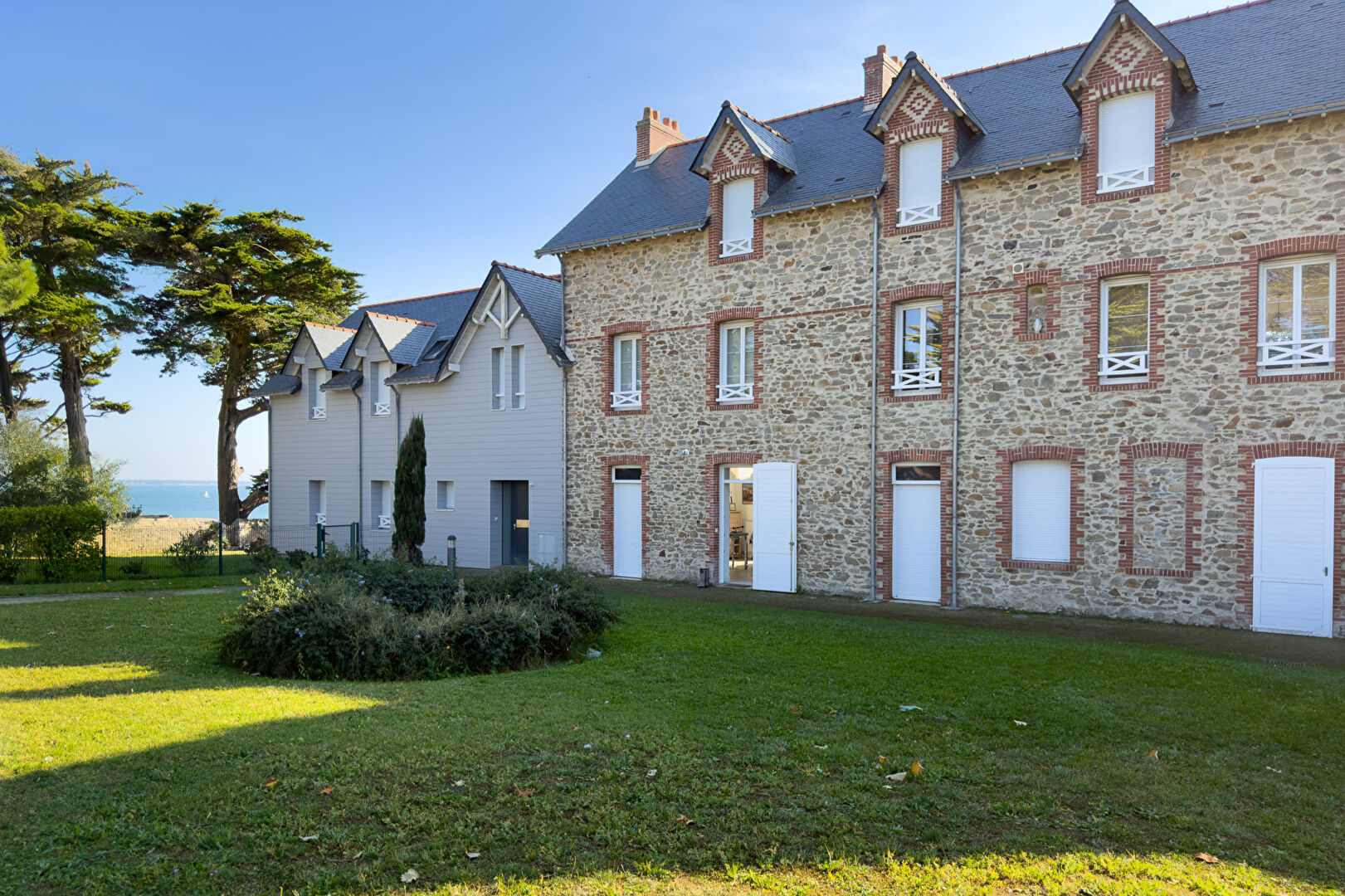 Duplex d’exception avec vue mer et Jardin privatif à Saint-Marc-sur-Mer