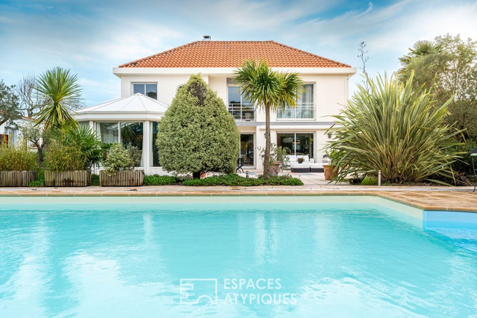 Propriété d'exception avec maison d'invités, piscine et jardin paysager