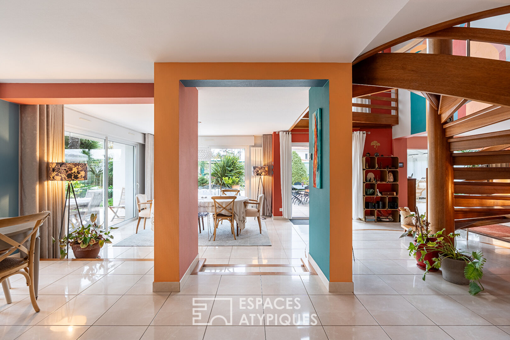 Propriété d’exception avec maison d’invités, piscine et jardin paysager