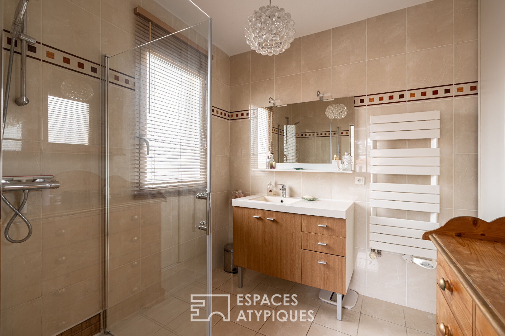 Propriété d’exception avec maison d’invités, piscine et jardin paysager