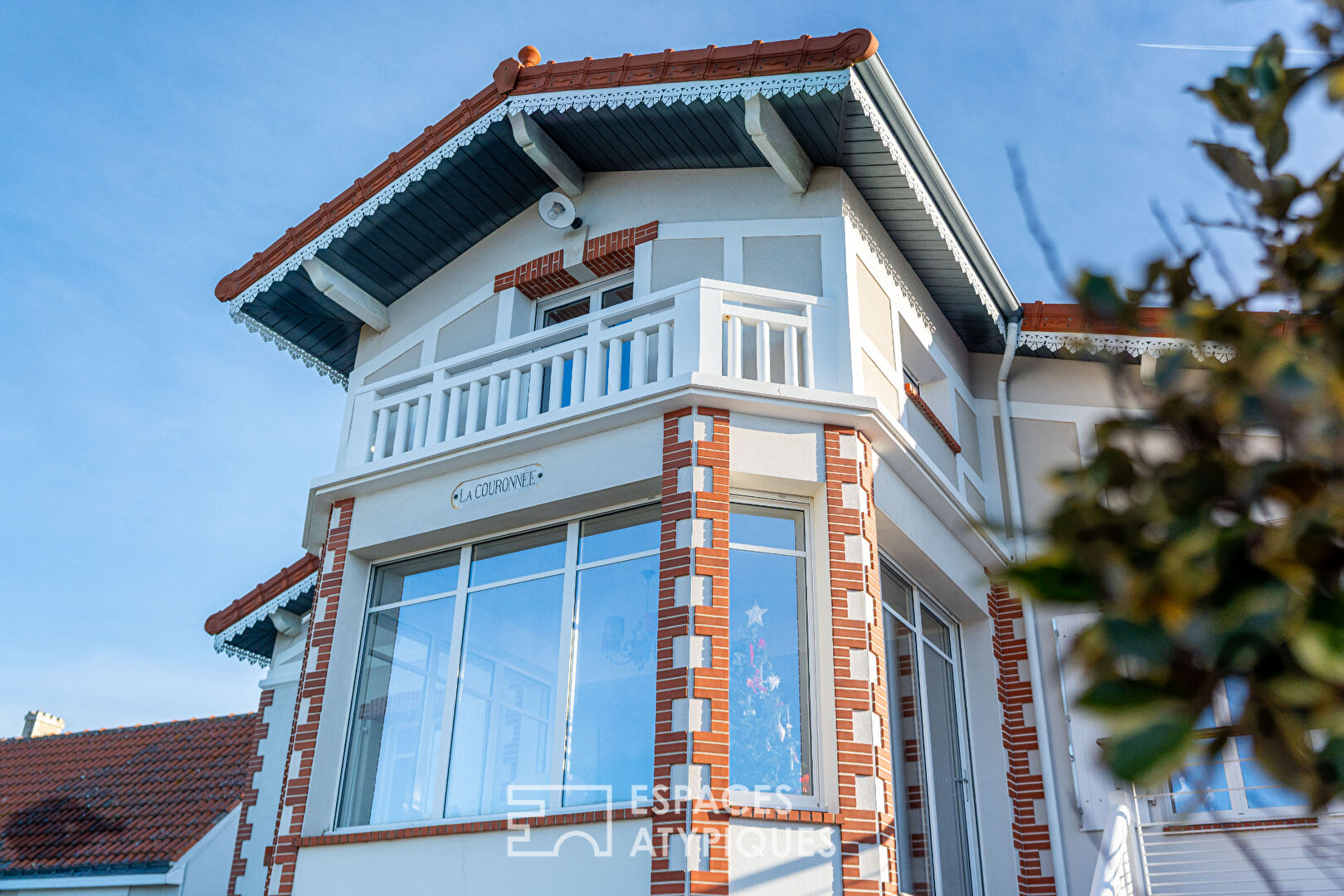 Villa historique d&rsquo;exception surplombant l&rsquo;océan