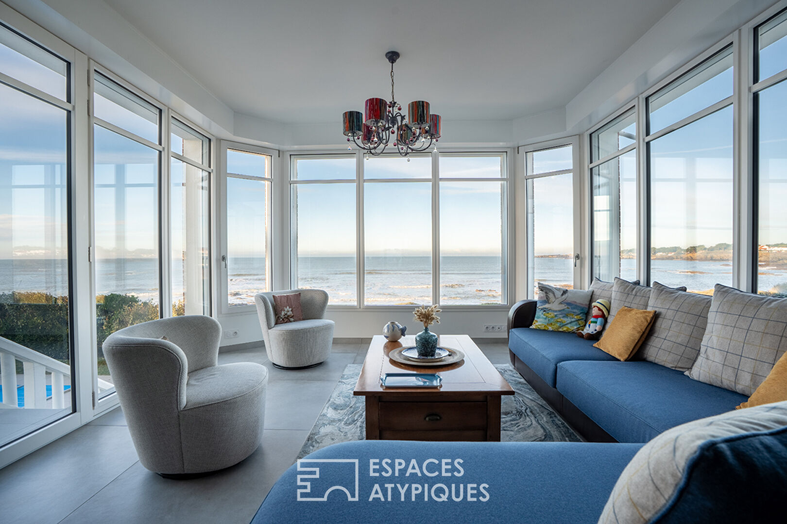 Villa historique d&rsquo;exception surplombant l&rsquo;océan