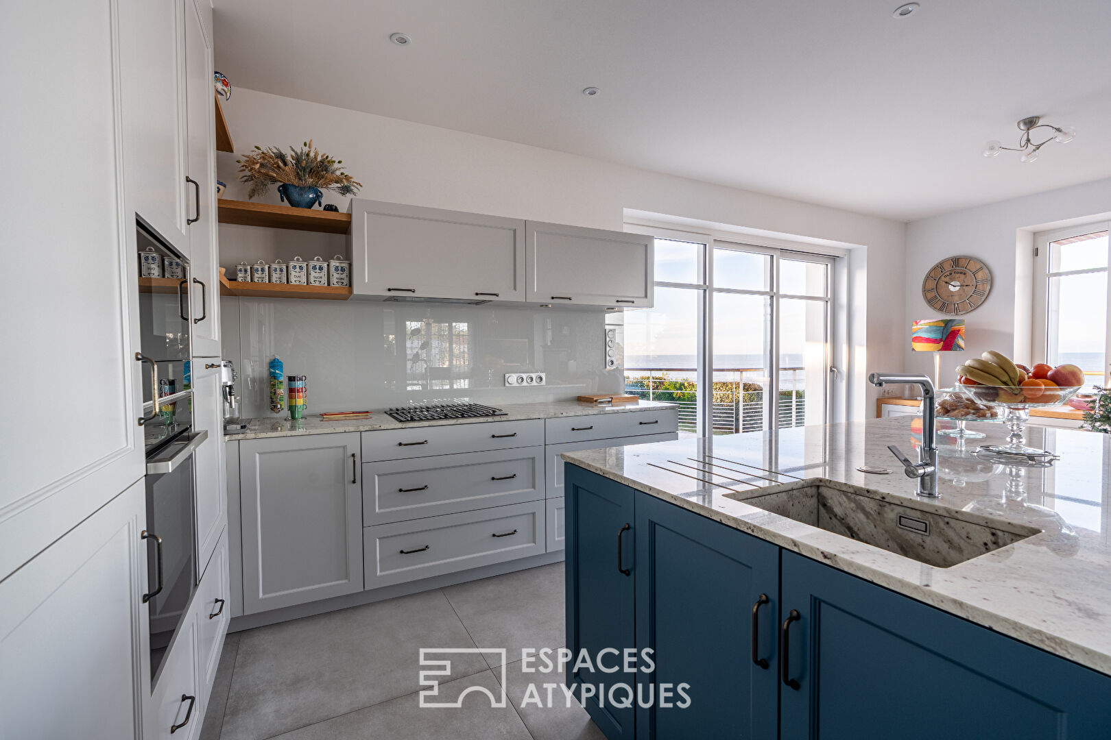 Villa historique d&rsquo;exception surplombant l&rsquo;océan