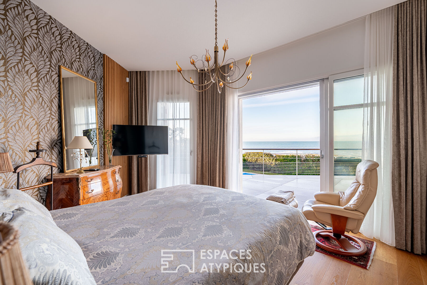 Villa historique d&rsquo;exception surplombant l&rsquo;océan