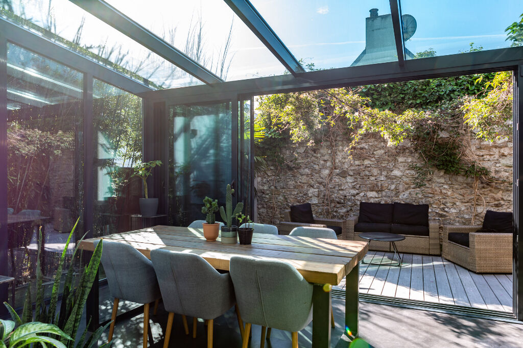 Loft en triplex quartier Chalâtres et patio de 60 m2