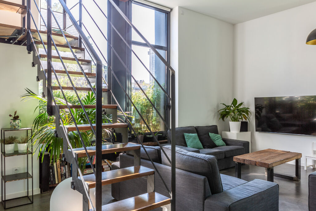 Loft en triplex quartier Chalâtres et patio de 60 m2