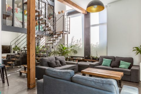 Loft en triplex quartier Chalâtres et patio de 60 m2