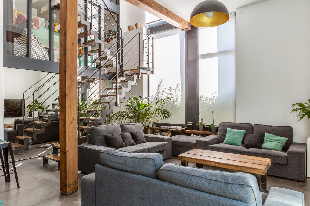 Loft en triplex quartier Chalâtres et patio de 60 m2