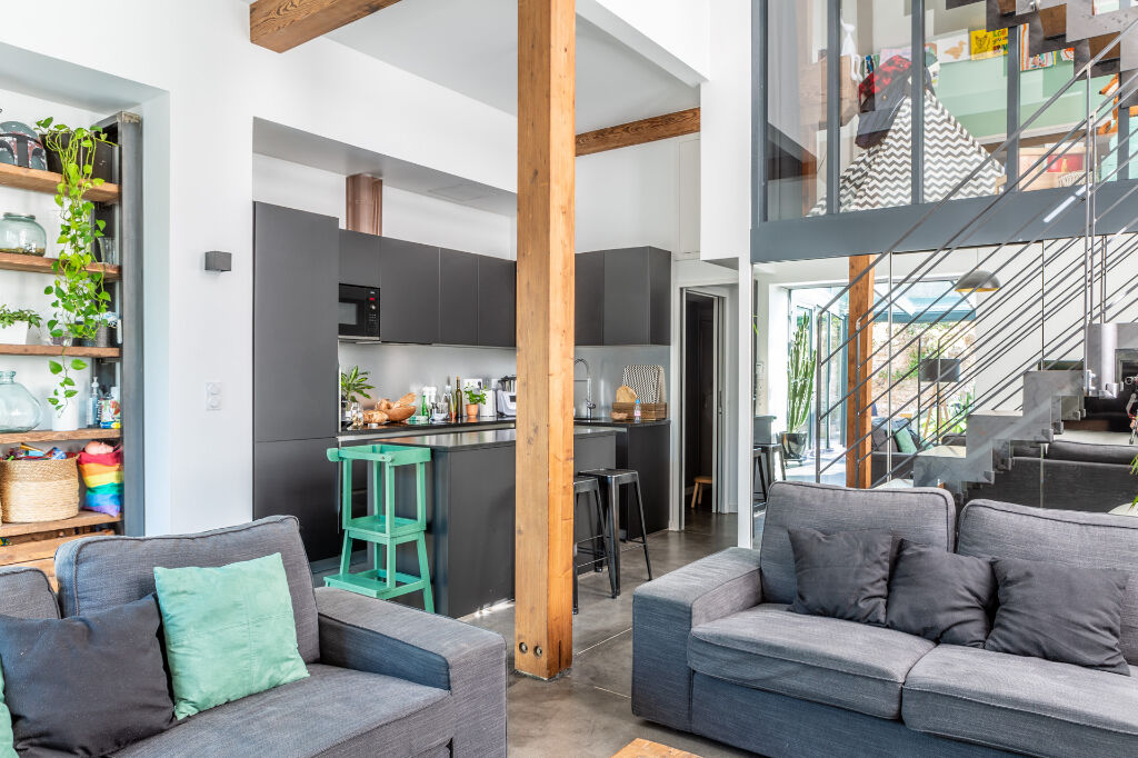 Loft en triplex quartier Chalâtres et patio de 60 m2