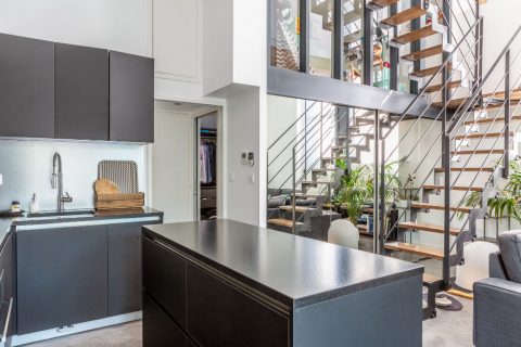 Loft en triplex quartier Chalâtres et patio de 60 m2