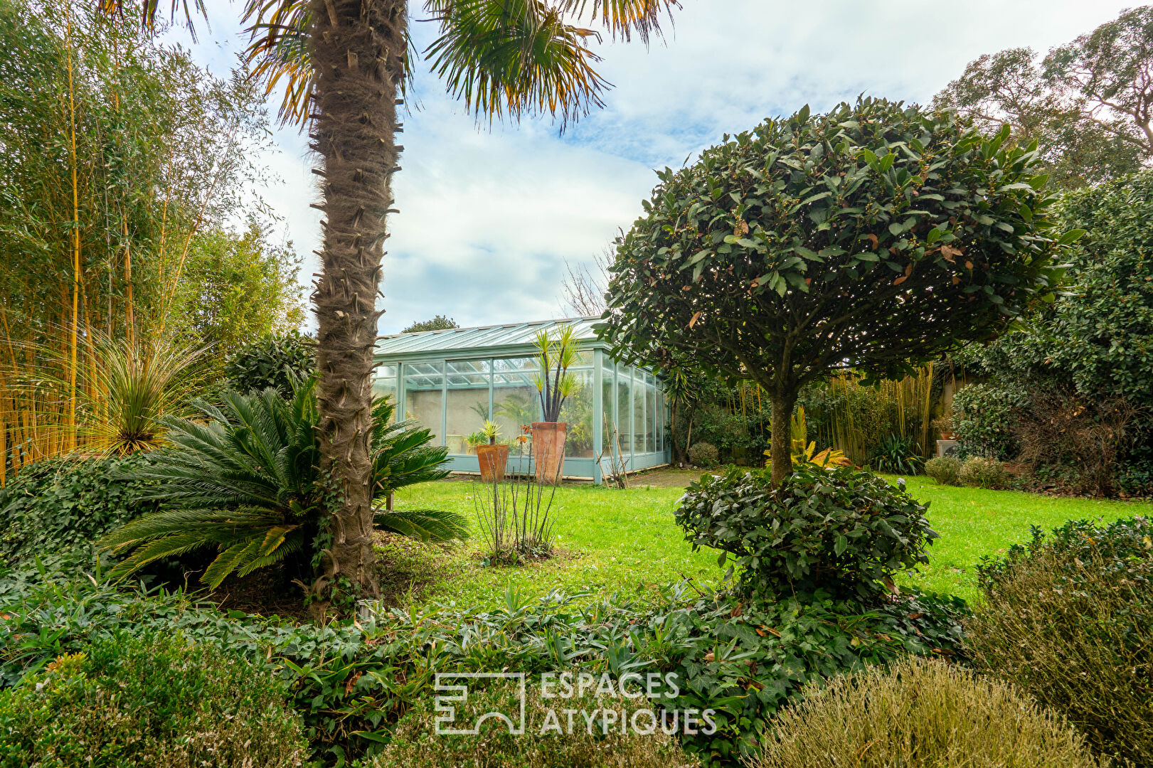 Villa balnéaire historique avec piscine au coeur de Saint Brévin les Pins