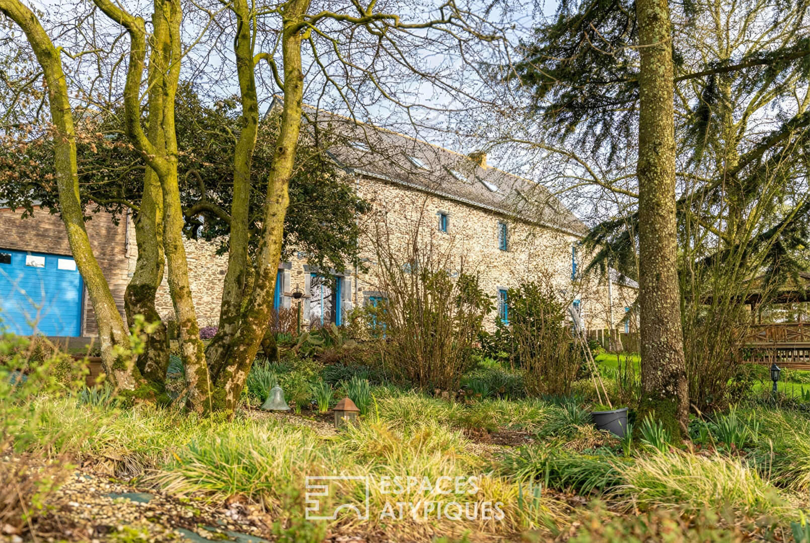 Longère du XVe siècle revisitée : Élégance patrimoniale aux portes de Riaillé