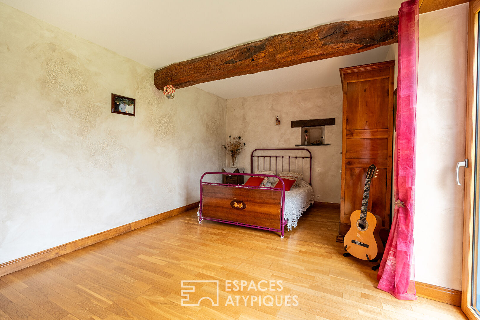 Longère du XVe siècle revisitée : Élégance patrimoniale aux portes de Riaillé