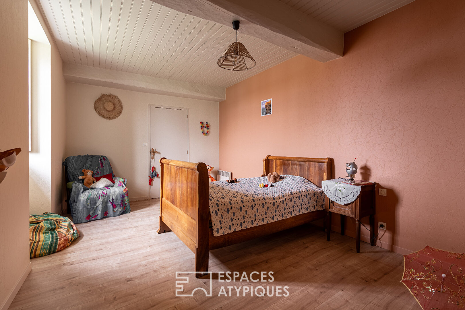 Longère du XVe siècle revisitée : Élégance patrimoniale aux portes de Riaillé