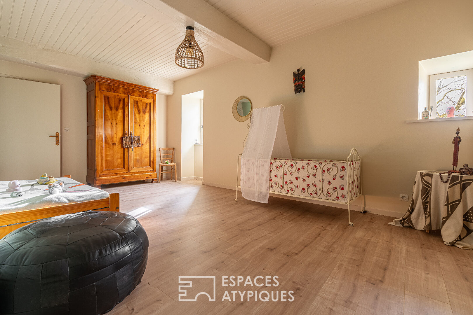 Longère du XVe siècle revisitée : Élégance patrimoniale aux portes de Riaillé