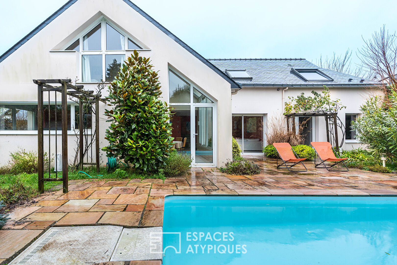 Villa d&rsquo;architecte dans son écrin de verdure