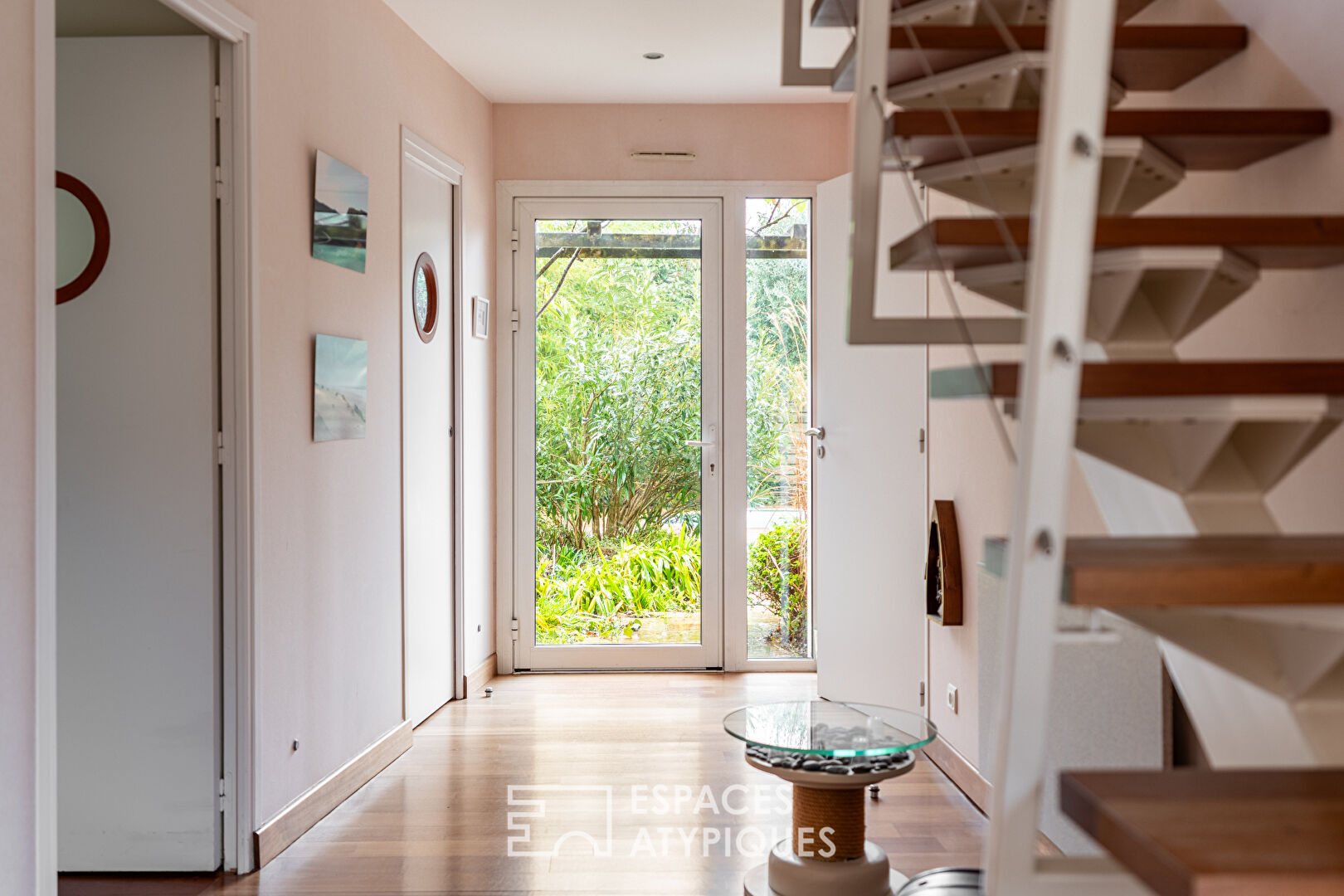 Villa d&rsquo;architecte dans son écrin de verdure