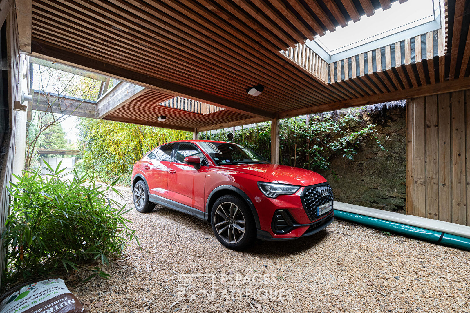 Villa d&rsquo;architecte dans son écrin de verdure