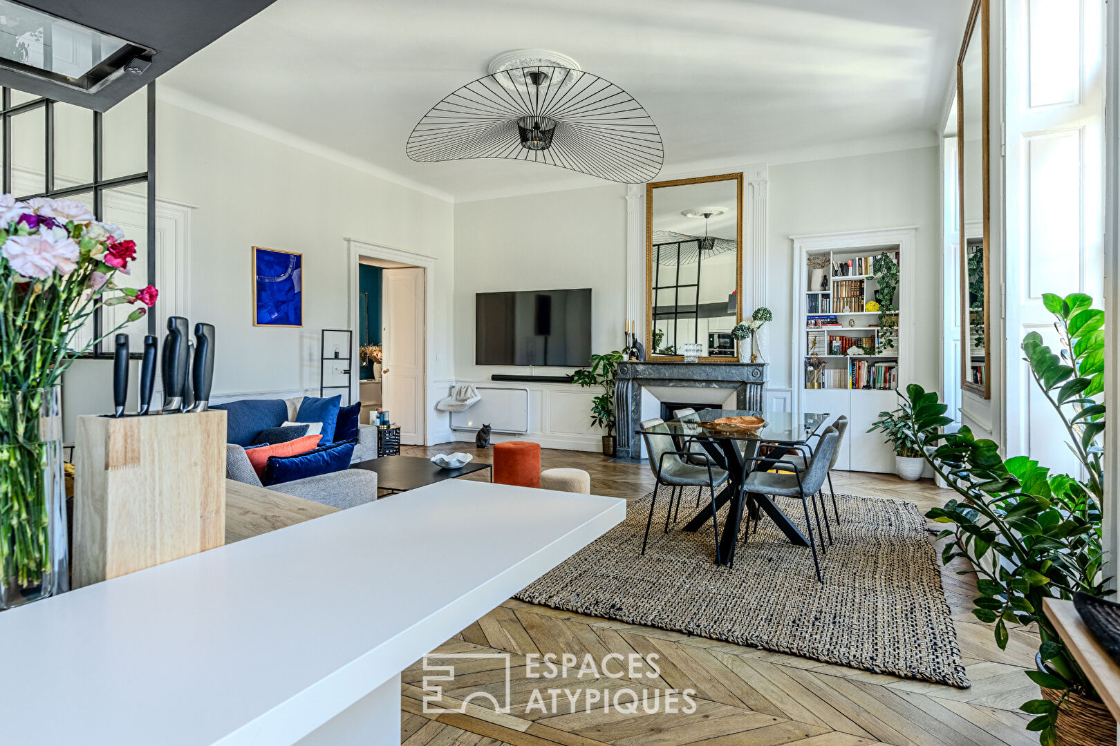 Bel appartement d&rsquo;exception avec pièce de vie XXL – Nantes Hyper centre Graslin