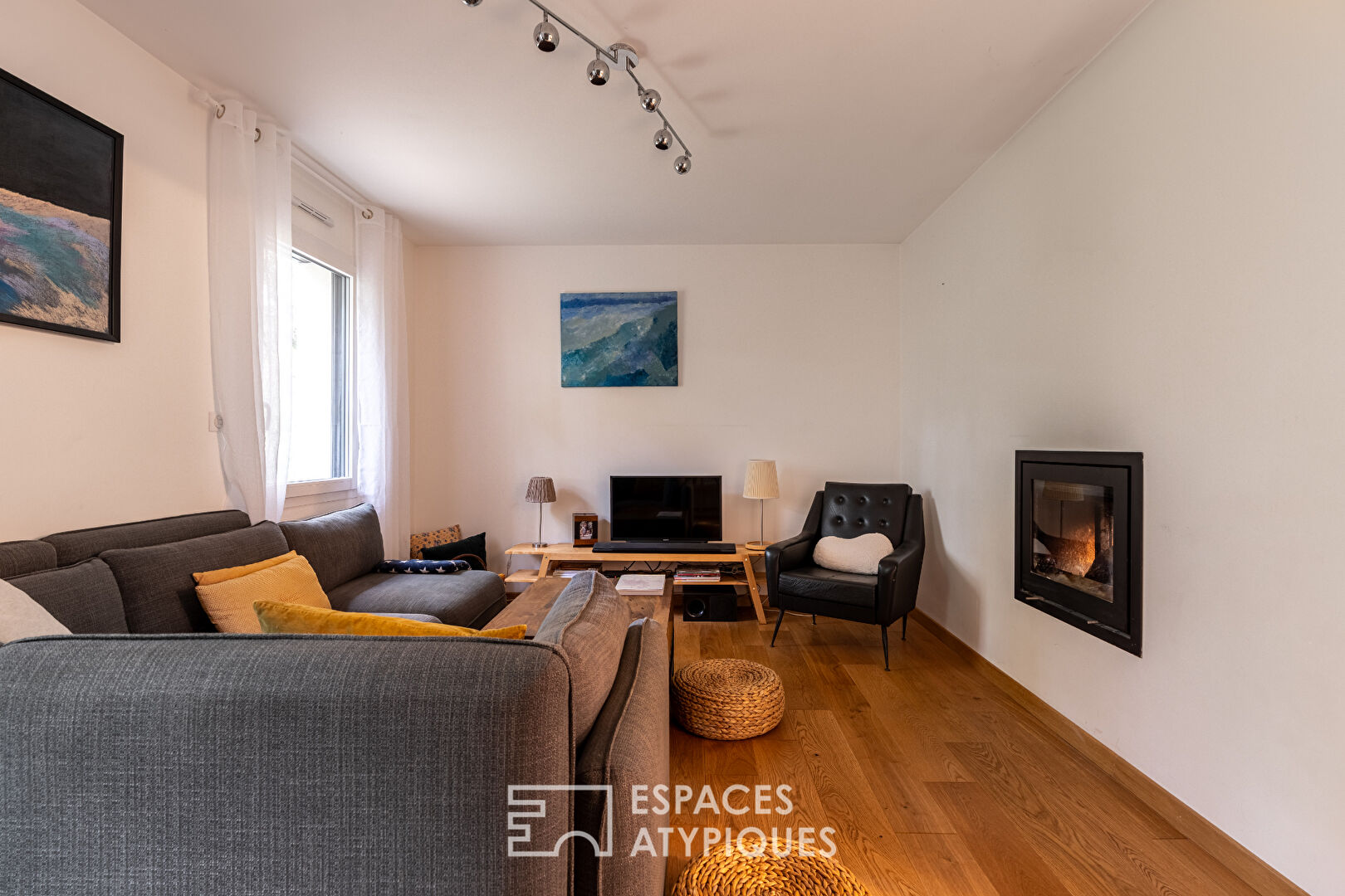 Villa de plain pied sur son vaste jardin arboré au coeur des rochelets