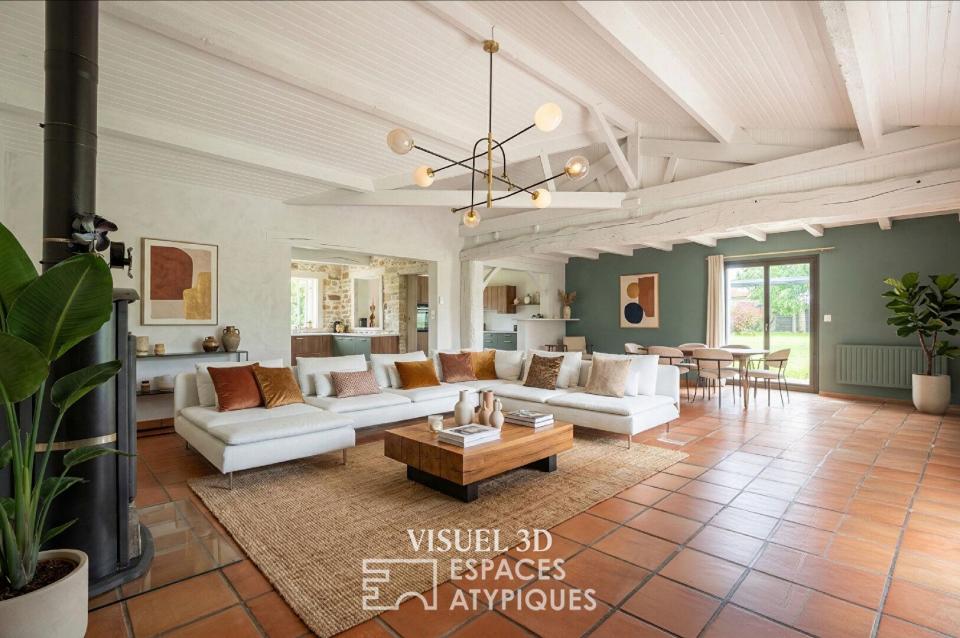 Grande maison familiale et son étang à Saint Etienne de Montluc