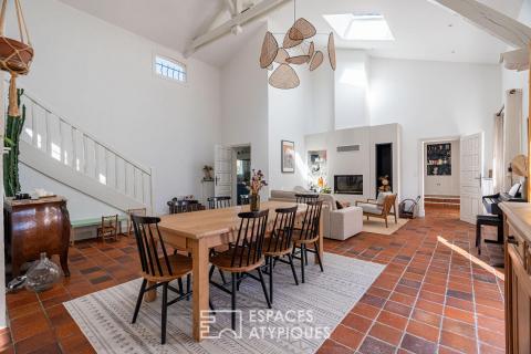 Maison avec séjour cathédrale et  jardin arboré dans le hameau des Grézillières