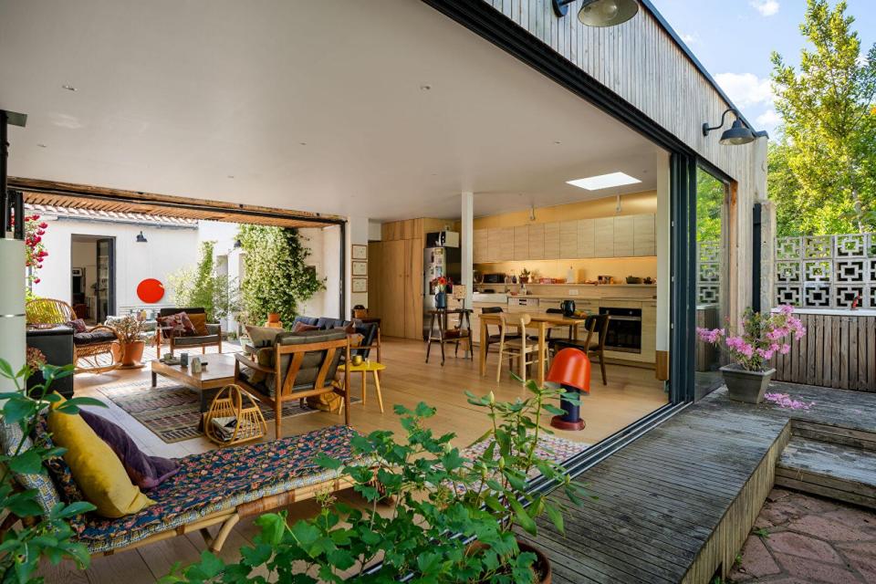 Maison années 50 et extension contemporaine totalement traversante!