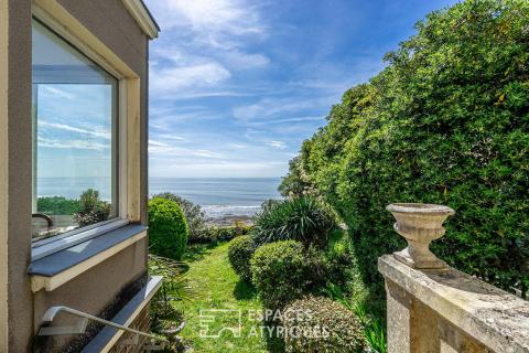 Face à l&rsquo;océan, demeure de caractère à réinventer