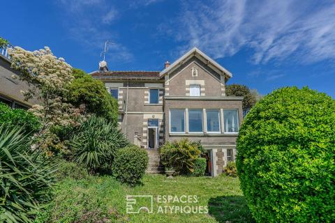 Face à l&rsquo;océan, demeure de caractère à réinventer