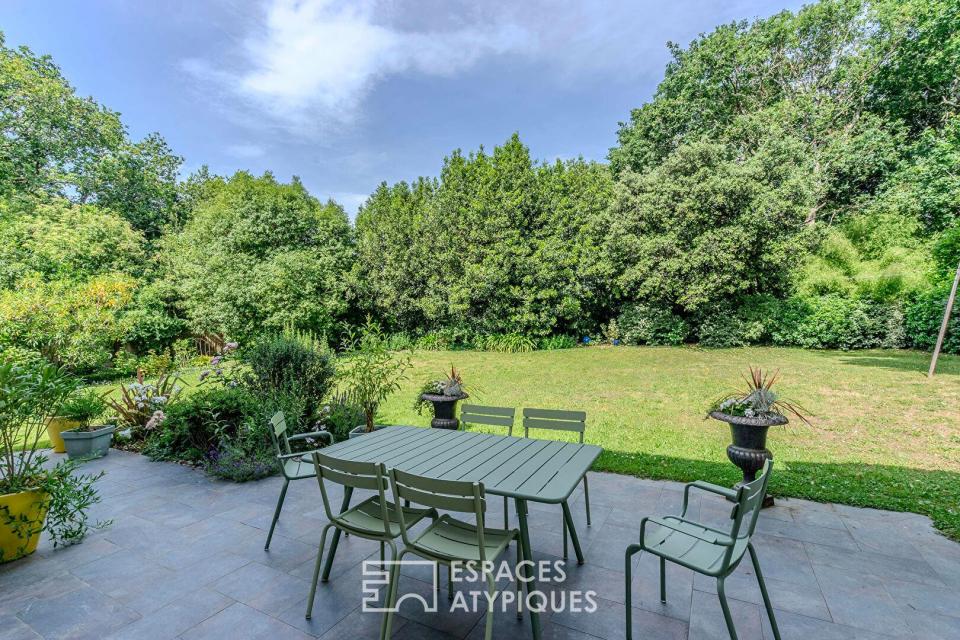 Maison d'architecte familiale à Saint-Marc-sur-Mer